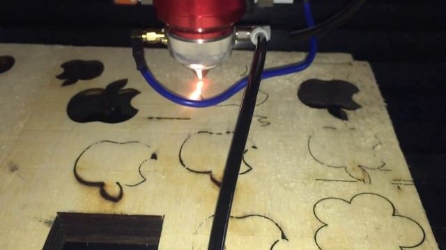 Лазерный станок CO2 HS-B1325 260W резка фанеры 20мм смотреть онлайн