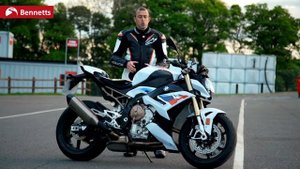 BMW S 1000 R (2021) - Tested on Road & Track!