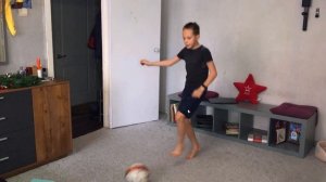 Тренировка с мячом [часть 2]. Тренировка юного футболиста дома.