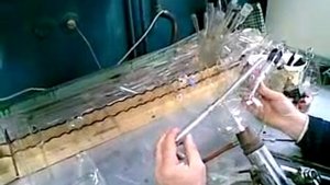 Припайка шлифа к отводу колбы Вюрца.