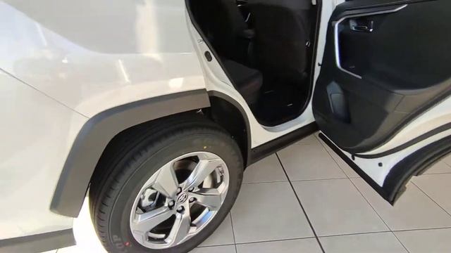 TOYOTA RAV 4 HYBRIDE 2021 IN THE SALON NEW MODEL .ТОЙОТА  RAV 4 HYBRIDE 2021 В САЛОНЕ НОВАЯ МОДЕЛЬ