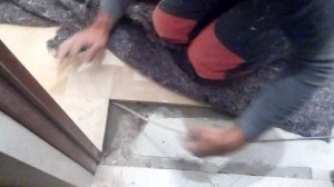 Заполнение образовавшейся пустоты клеем