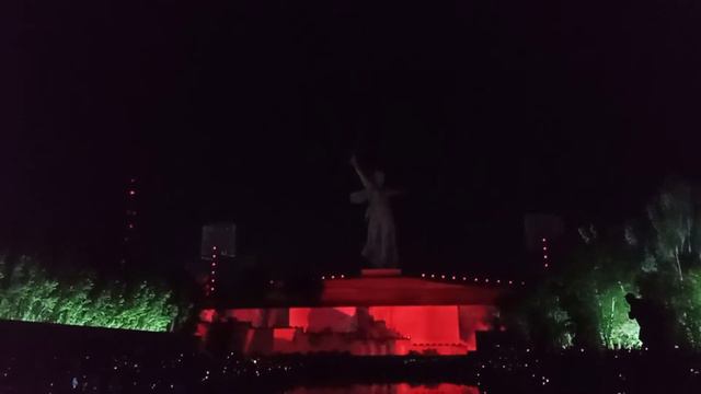 Мамаев Курган 8 мая День Победы СВЕТ ВЕЛИКОЙ ПОБЕДЫ  Волгоград смотреть онлайн