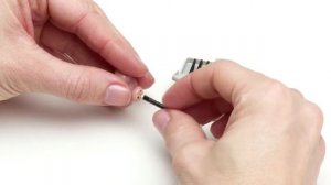 Как заменить белый серный фильтр во внутриушном слуховом аппарате