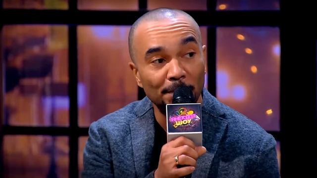 Григорий Сиятвинда с анекдотом про семейный поход на нудистский пляж!) смотреть онлайн