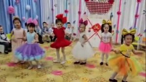 Танец Кукол из коробки. Средняя группа. Утренник на 8 марта