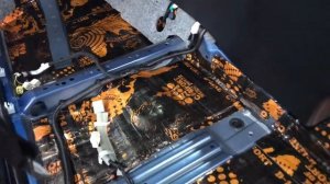 Lexus NX 300 шумоизоляция автомобиля премиум класса. Установка высококачественных материалов