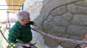 как  сделать  декоративный  камень  на  фасаде  ,оформление  окна  лепка  под  метал.из  цемента