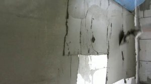 Штукатурной сеткой армируем газосиликатную стену плиточным клеем. Стоимость материалов.