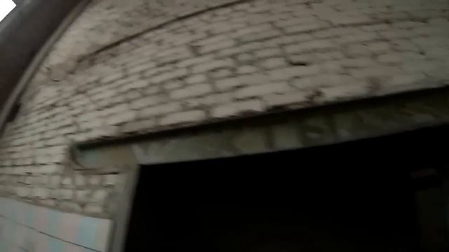 Заброшенный гараж для спецтехники