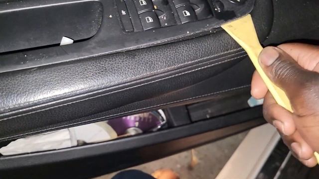 BMW MASTER WINDOW SWITCH REPLACEMENT X5 AND X6 - DRIVER WINDOW SWITCH REMOVAL