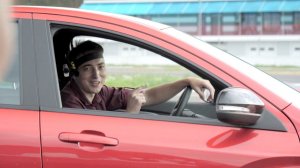 Arkana c турбомотором против Lada Vesta Sport