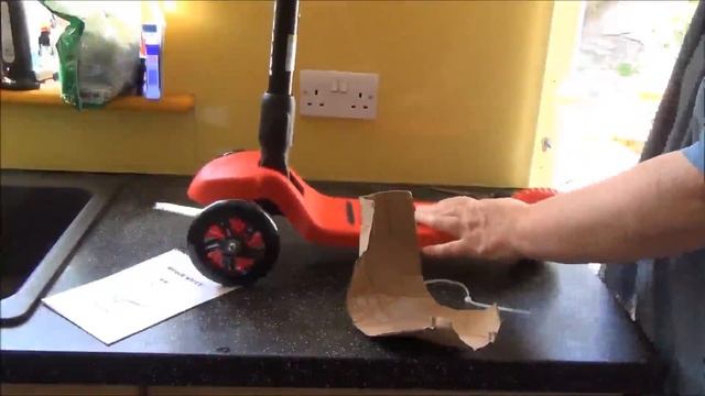 iScoot Blaze© Light Weight 3 Wheel Tilt and Turn Folding Kick Scooter Review, Solid and stable, and смотреть онлайн