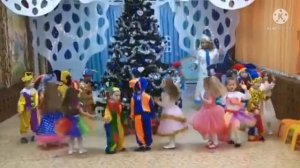 песня "маленькой ёлочке холодно зимой"