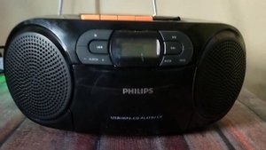 Philips AZ329 CD/MP3/Usb/SD card/FM radio/ Cassette tape player - For sale.Rs. 2500/- only..