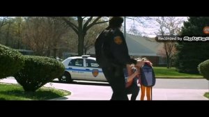 Кино День дурака дети взорвали бошку учителю и полицейскому