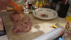 Запечённый рулет из свиной шеи