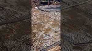 Вода под фундаментом, топит дом, как убрать воду с участка,цокольный этаж