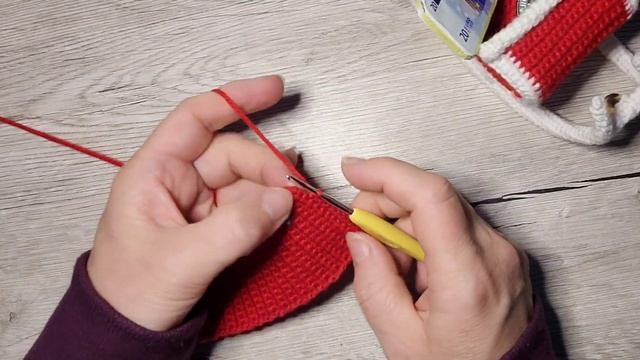 Сани д. Мороза! Получаются бесподобно и я подробно показываю, как это сделать. Крючком. Часть I смотреть онлайн