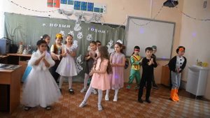 Новый год 2"Б" класс
