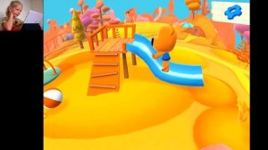 Милана играет в Мультик игру - Мишки МиМиМишки на планшете 2016