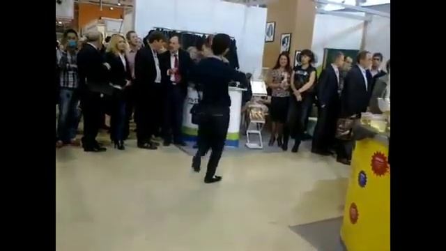 Легкая Лезгинка в Москве))).mp4 смотреть онлайн