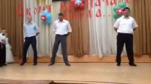 Видео вальс дети с родителями!