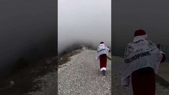 Дед Мороз ищет снег в Геленджике