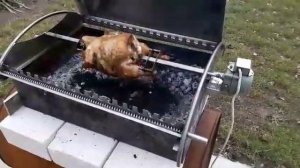 Мангал с автоматическим вращением шампуров