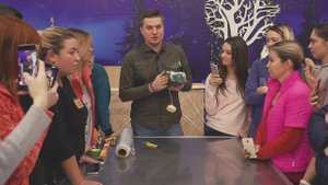 22. Композиция в оазисе. Школа флористики Bazin Flower School.