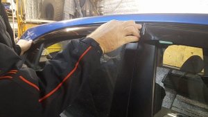 установка дефлекторов окон киа рио 2