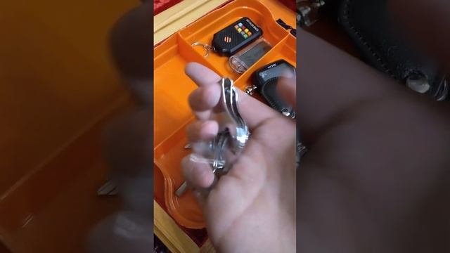 коллекция ключей от автомобилей