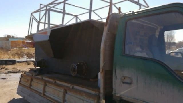 Бортоповорот с механическим управлением.