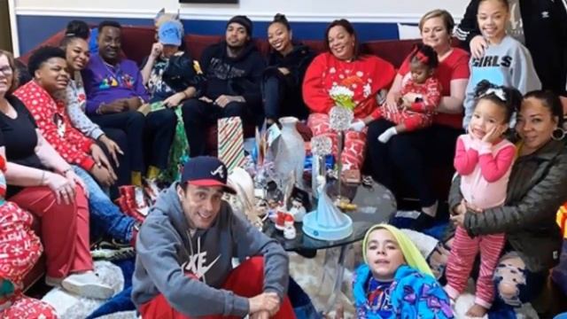 Heiress Harris Gives Mom Tiny All The Sass On Christmas Morning While Opening Gifts In Adorable Vid смотреть онлайн