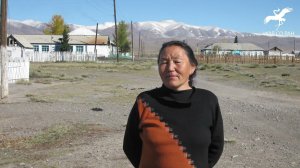 № 572. "Боошкуннуг самдар оолдар" / "В [зашитой] узелками, в рванной [одежде] парни" (Ч.А. Тюлюш)