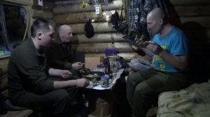 Рыбалка на ХАРИУСА \ 4 морозных дня в тайге \ Часть 3 \ Есть поклёвки \ Вечер в лесной избе