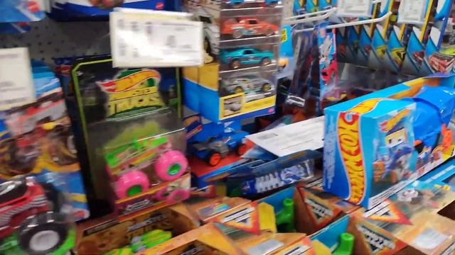 Охота на хотвилс в ЦЕНТРЕ города!? Нашёл свой первый error hotwheels??