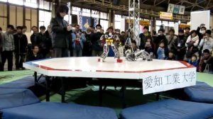 Силовик против Асуры. Битва роботов в Японии