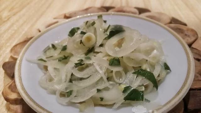 Маринованный лук за 5 минут. Отличная закуска для мясных блюд - YouTube