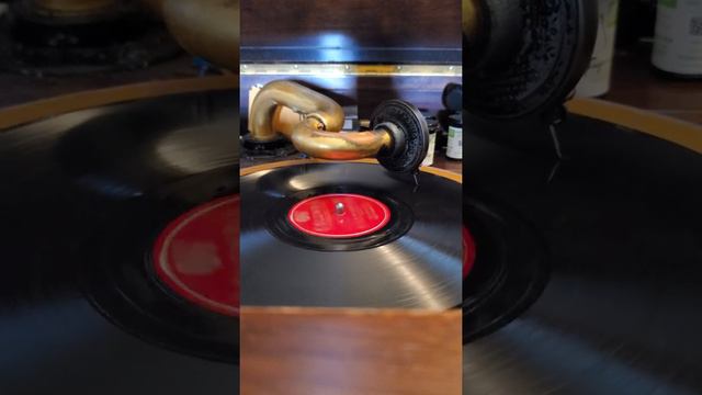 We Live In Two Different Worlds - Roy Acuff and his Smoky Mountain Boys Columbia Records #36856 смотреть онлайн