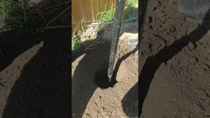 #Деревянный забор своими руками. часть1. Установка  столбов, ямы мотобуром. Выемка в стоящем столбе