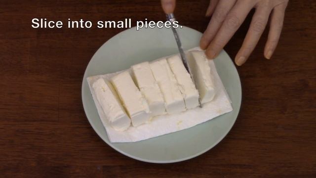 Red Velvet Cake Topped with Cream Cheese Frosting 红色天鹅绒蛋糕 смотреть онлайн