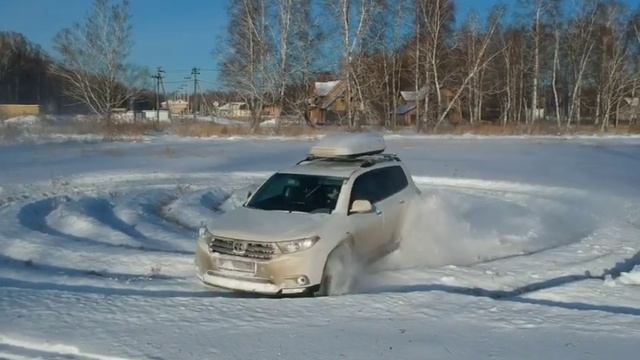 Highlander по снегу смотреть онлайн