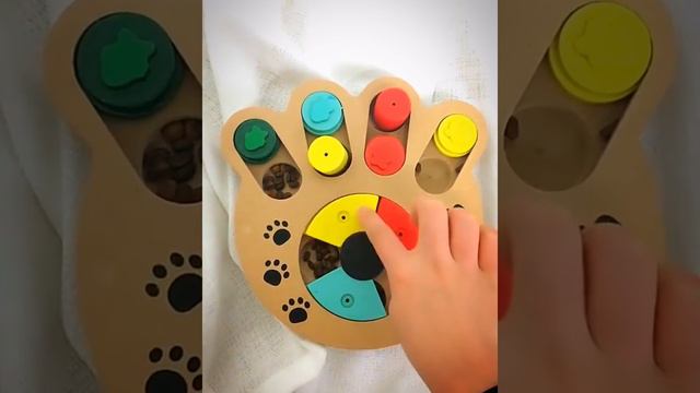 Развивающая игрушка-головоломка для собак и кошек с функцией кормушки смотреть онлайн