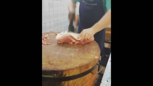 Разруб говядины и свинины.топор для мяса