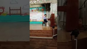 " на грозную битву вставайте " Музыка Т.Хренникова , исполняют: Иванова Алеся и Мишка Ульяна