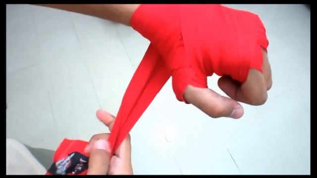 طريقة ربط الباندج للمدرب محمد غازي - كيك بوكسنغ kick boxing смотреть онлайн