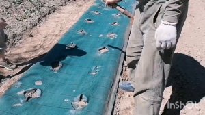 Укладка агроткани на грядку. Простой способ.