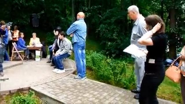 Игорь Рогачёв исполняет свою песню "Москва - Звенигород". 5 июня 2016 года. смотреть онлайн