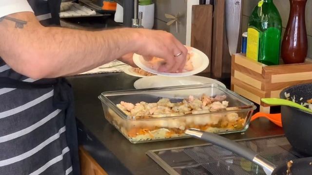 Рыбная солянка на сковородке